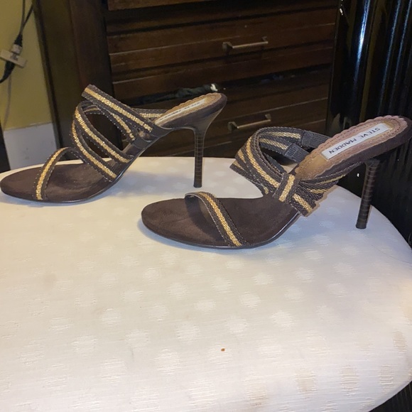 STEVE MADDEN HEELS - Picture 3 of 4